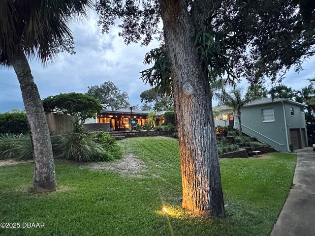 1608 N Halifax Avenue, Daytona Beach, FL 32118