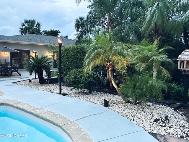 1608 N Halifax Avenue, Daytona Beach, FL 32118