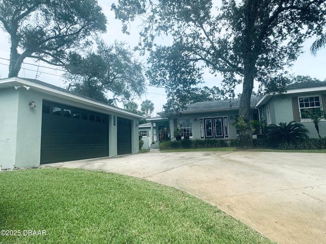 1608 N Halifax Avenue, Daytona Beach, FL 32118