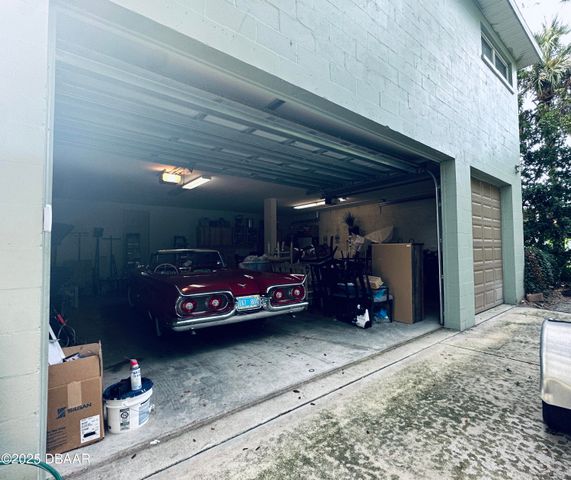 1608 N Halifax Avenue, Daytona Beach, FL 32118