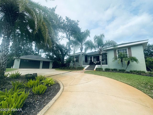 1608 N Halifax Avenue, Daytona Beach, FL 32118