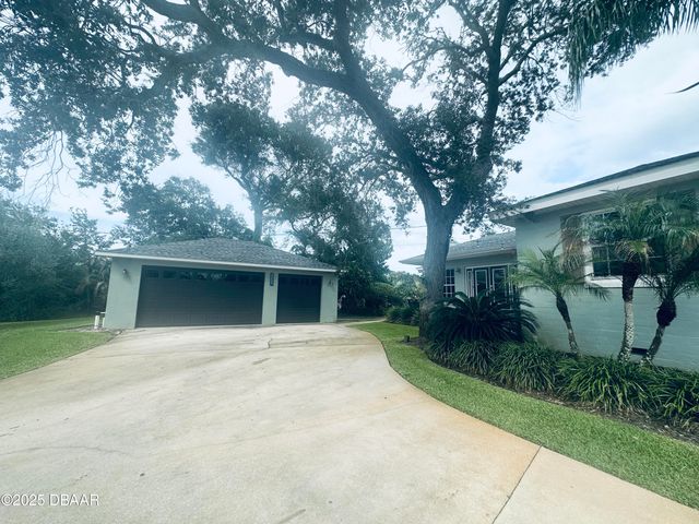 1608 N Halifax Avenue, Daytona Beach, FL 32118