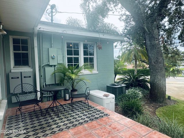 1608 N Halifax Avenue, Daytona Beach, FL 32118