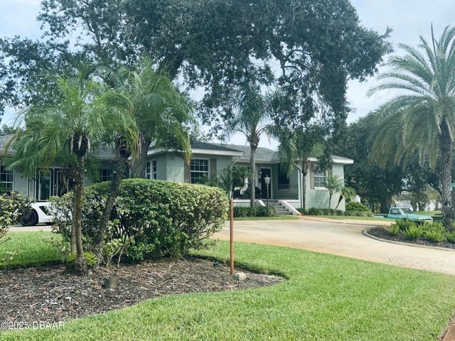 1608 N Halifax Avenue, Daytona Beach, FL 32118
