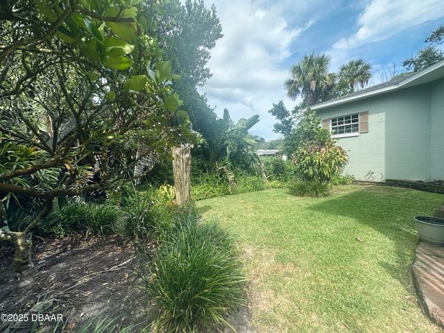 1608 N Halifax Avenue, Daytona Beach, FL 32118