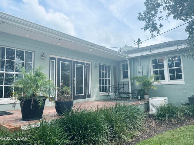 1608 N Halifax Avenue, Daytona Beach, FL 32118