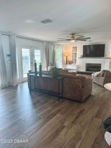 1608 N Halifax Avenue, Daytona Beach, FL 32118