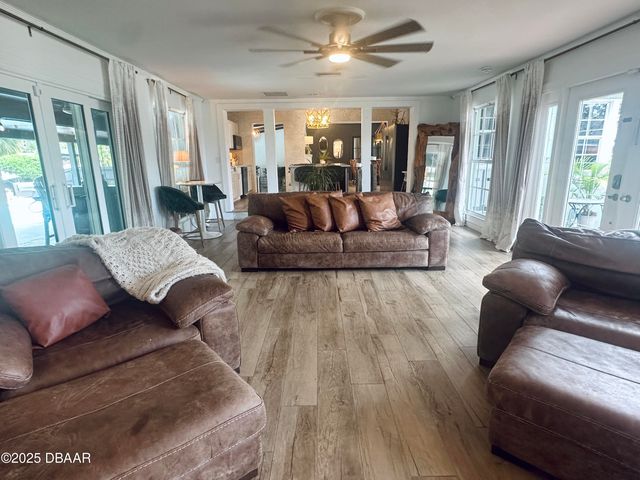 1608 N Halifax Avenue, Daytona Beach, FL 32118