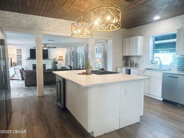 1608 N Halifax Avenue, Daytona Beach, FL 32118