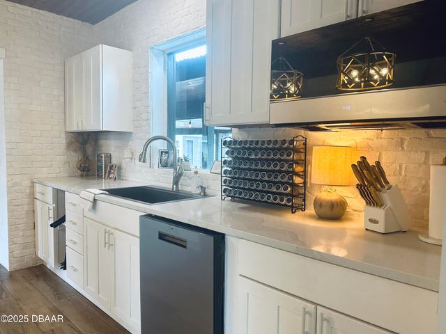 1608 N Halifax Avenue, Daytona Beach, FL 32118