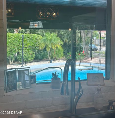 1608 N Halifax Avenue, Daytona Beach, FL 32118