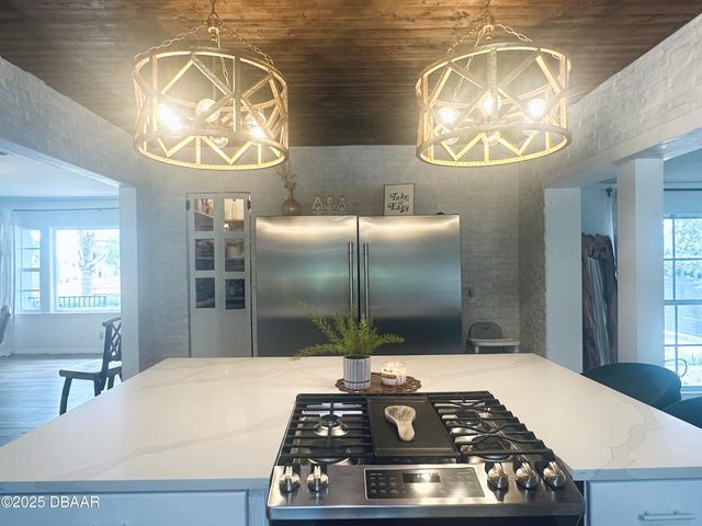 1608 N Halifax Avenue, Daytona Beach, FL 32118