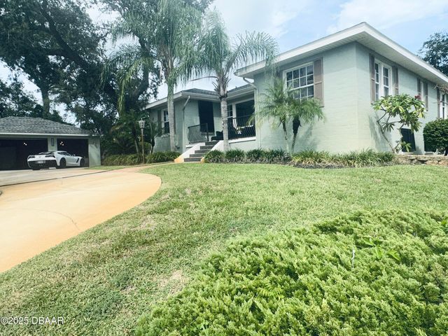 1608 N Halifax Avenue, Daytona Beach, FL 32118