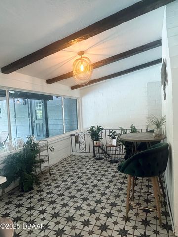 1608 N Halifax Avenue, Daytona Beach, FL 32118