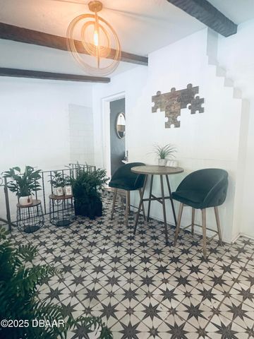 1608 N Halifax Avenue, Daytona Beach, FL 32118