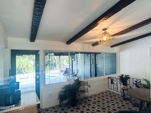 1608 N Halifax Avenue, Daytona Beach, FL 32118