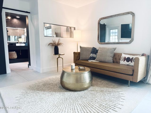 1608 N Halifax Avenue, Daytona Beach, FL 32118