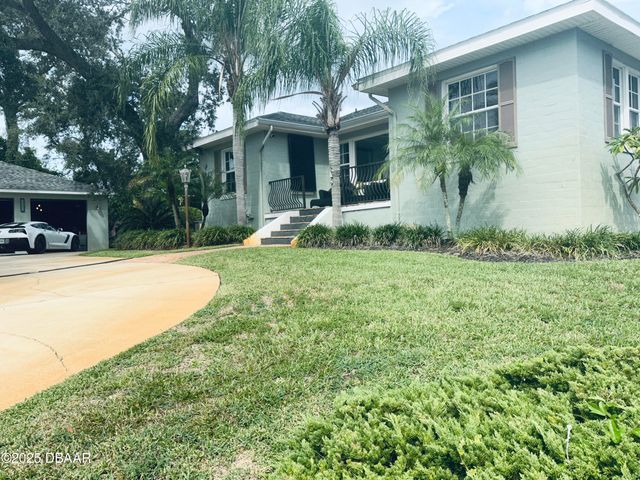 1608 N Halifax Avenue, Daytona Beach, FL 32118