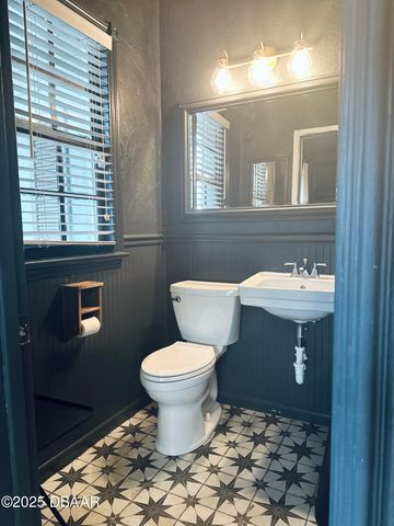 1608 N Halifax Avenue, Daytona Beach, FL 32118