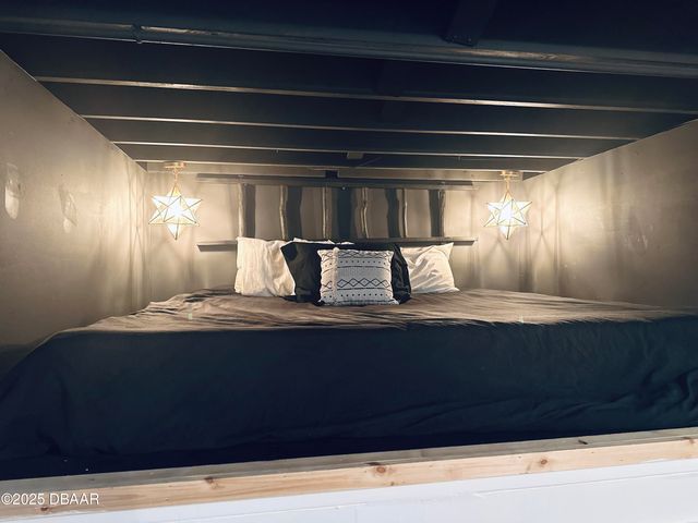 1608 N Halifax Avenue, Daytona Beach, FL 32118