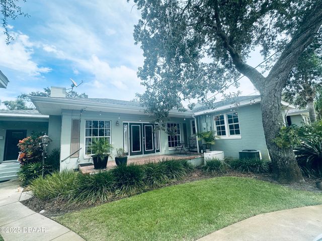 1608 N Halifax Avenue, Daytona Beach, FL 32118