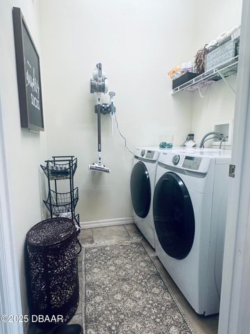 1608 N Halifax Avenue, Daytona Beach, FL 32118