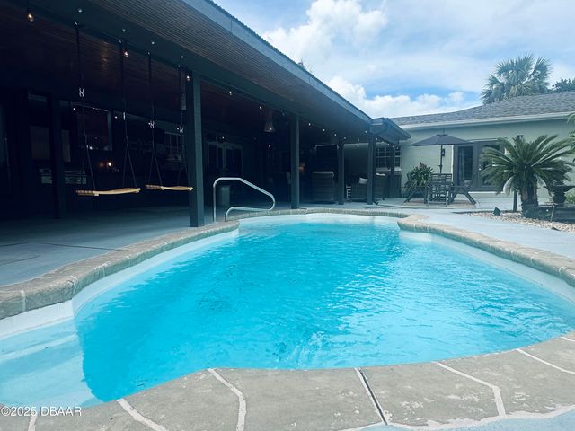 1608 N Halifax Avenue, Daytona Beach, FL 32118