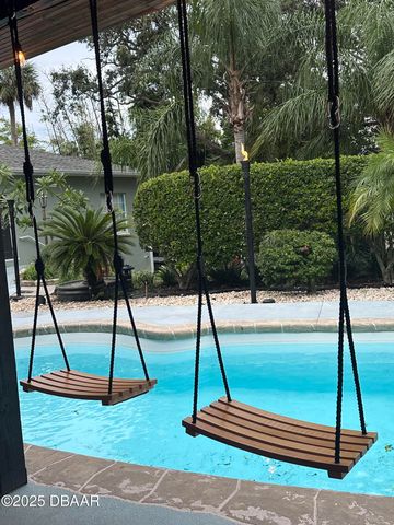 1608 N Halifax Avenue, Daytona Beach, FL 32118