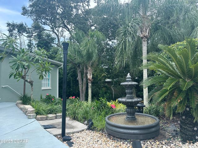 1608 N Halifax Avenue, Daytona Beach, FL 32118