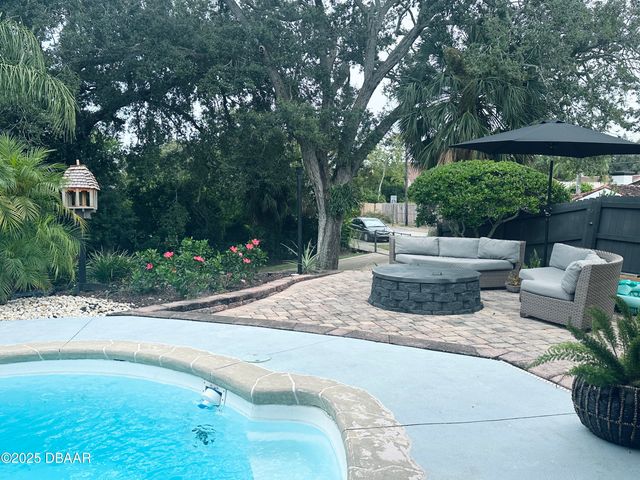 1608 N Halifax Avenue, Daytona Beach, FL 32118