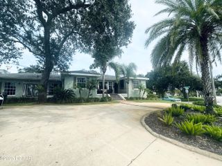 1608 N Halifax Avenue, Daytona Beach, FL 32118