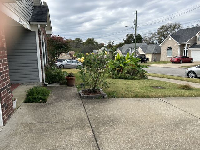 2105 Candlebrook Ct, Madison, TN 37115