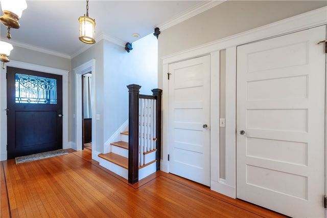 17 Sayles Avenue, Lincoln, RI 02865