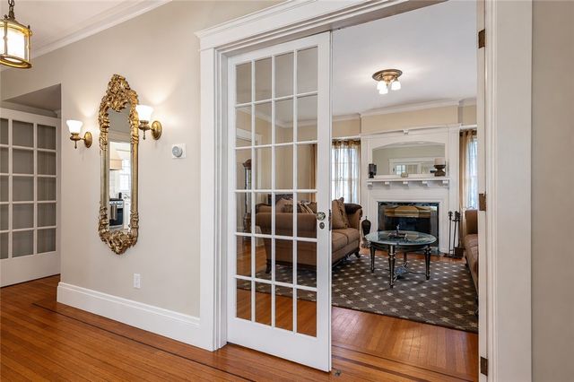 17 Sayles Avenue, Lincoln, RI 02865