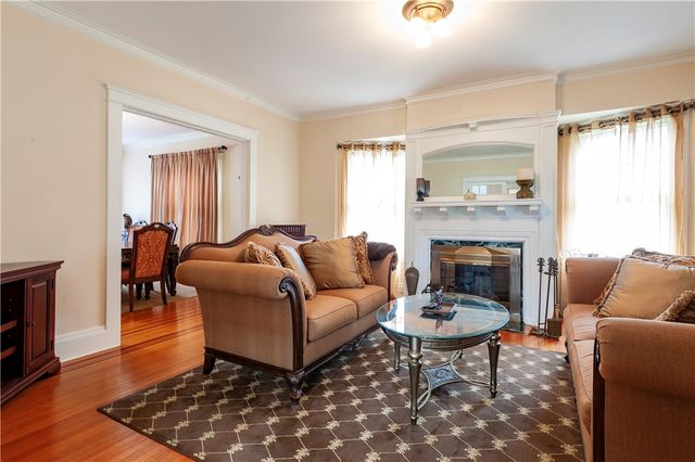 17 Sayles Avenue, Lincoln, RI 02865