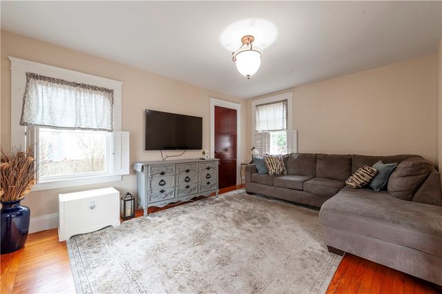 17 Sayles Avenue, Lincoln, RI 02865