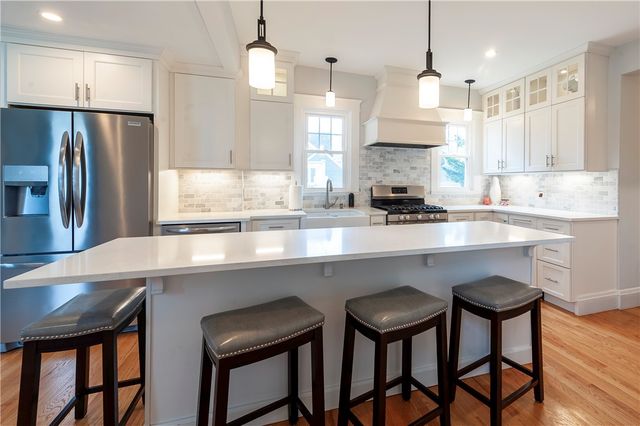 17 Sayles Avenue, Lincoln, RI 02865