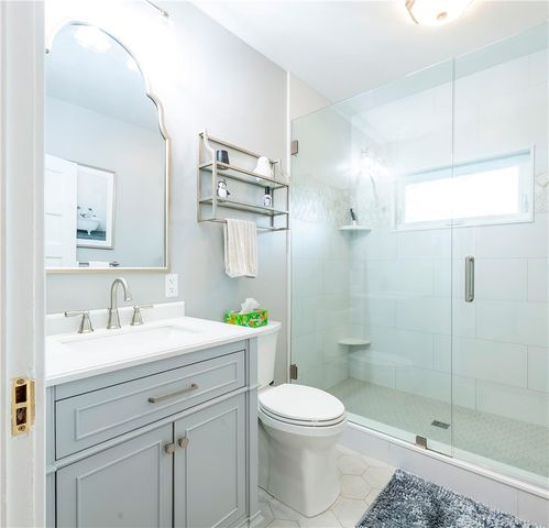 17 Sayles Avenue, Lincoln, RI 02865