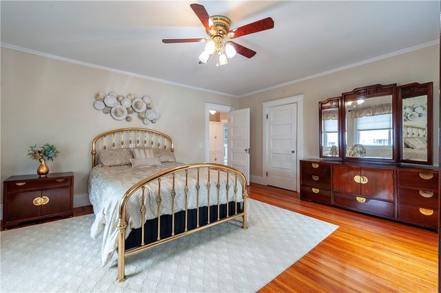 17 Sayles Avenue, Lincoln, RI 02865