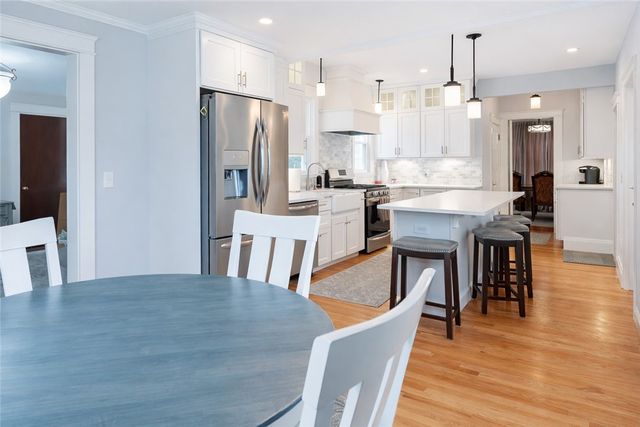 17 Sayles Avenue, Lincoln, RI 02865