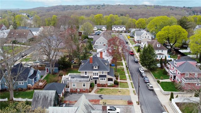 17 Sayles Avenue, Lincoln, RI 02865