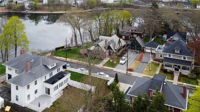 17 Sayles Avenue, Lincoln, RI 02865