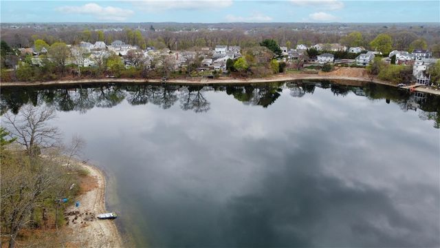 17 Sayles Avenue, Lincoln, RI 02865