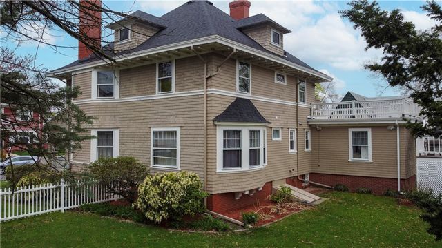 17 Sayles Avenue, Lincoln, RI 02865