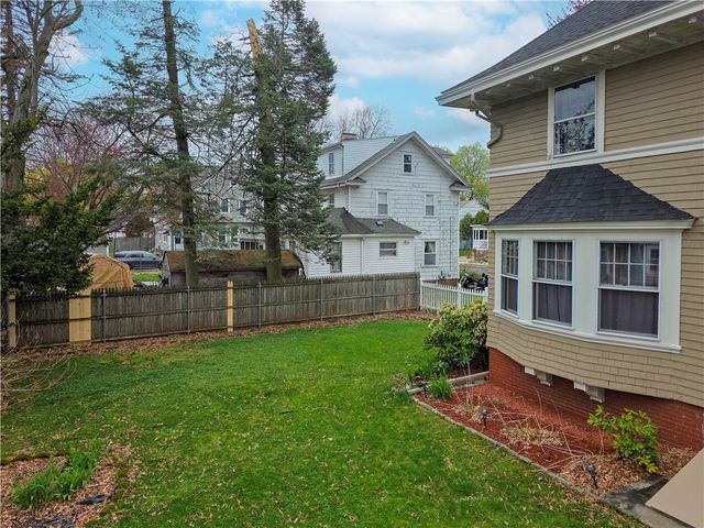 17 Sayles Avenue, Lincoln, RI 02865