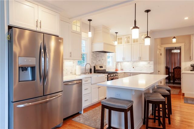 17 Sayles Avenue, Lincoln, RI 02865