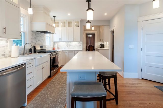 17 Sayles Avenue, Lincoln, RI 02865