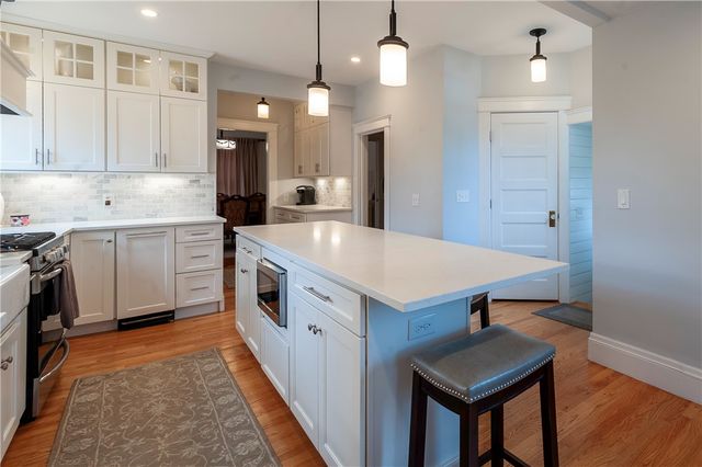 17 Sayles Avenue, Lincoln, RI 02865