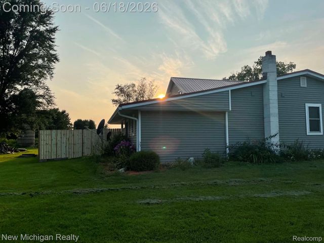 7415 W Farrand Road, Montrose Charter Township, MI 48420
