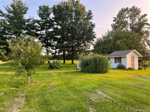 7415 W Farrand Road, Montrose Charter Township, MI 48420